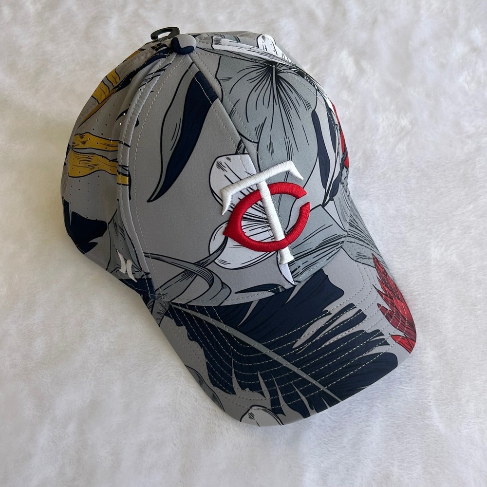 Hurley x '47 Brand Minnesota Twins Hana Floral Paradise MVP Snapback Hat Sample